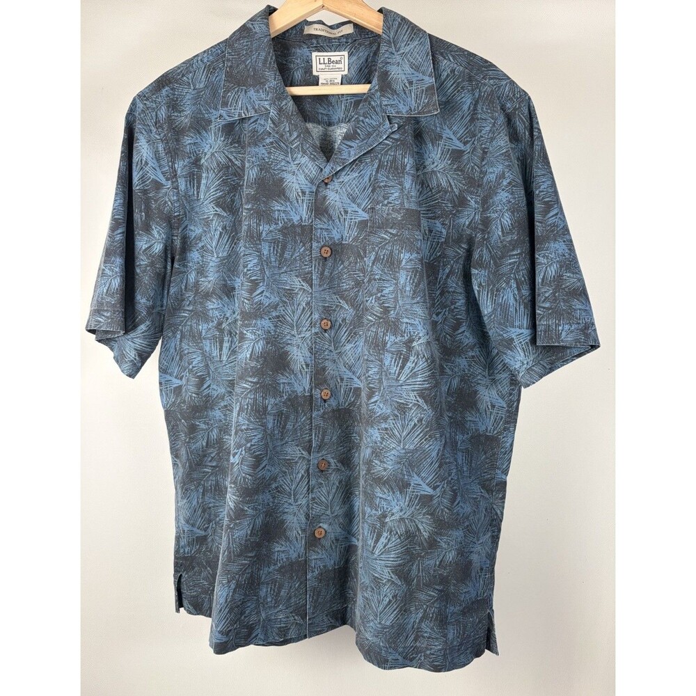 L.L. Bean Traditional Fit Palm Leaf Hawaiian Shirt Size Med-Reg 100% Cotton